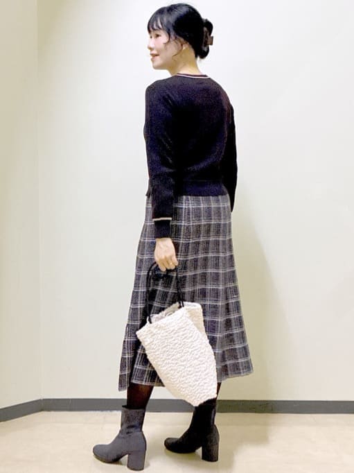  beni_gingerさんの「Reflect｜【コートインでもすっきり◎】チェック柄ニットドッキングワンピース」を使ったコーディネート