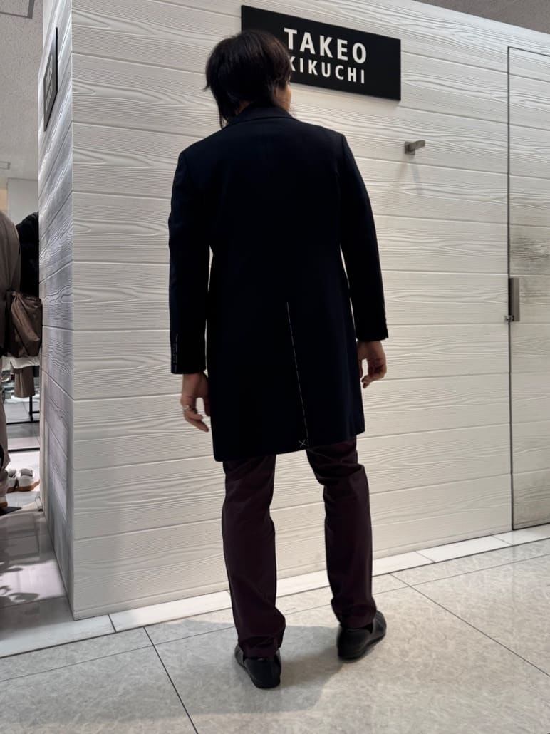 井出恭輔さんの「TAKEO KIKUCHI｜ウールカシミヤブレンド チェスターコート」を使ったコーディネート