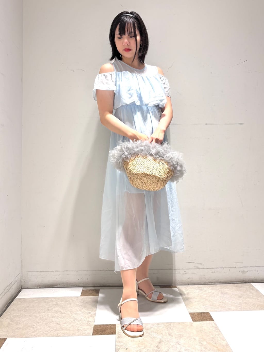 夜桜さんの「ESPERANZA｜ラメ&times;ラインストーンスクエアトゥサンダル」を使ったコーディネート