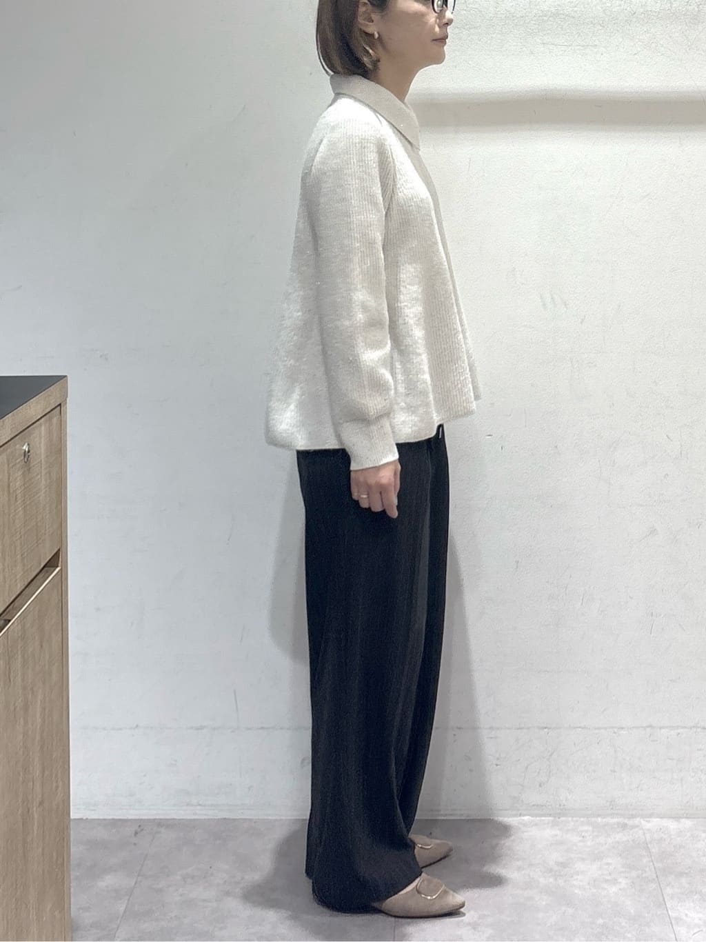たけねぇさんの「OPAQUE.CLIP｜スパンコールラメ衿2WAYペプラムニット【洗濯機OK】」を使ったコーディネート