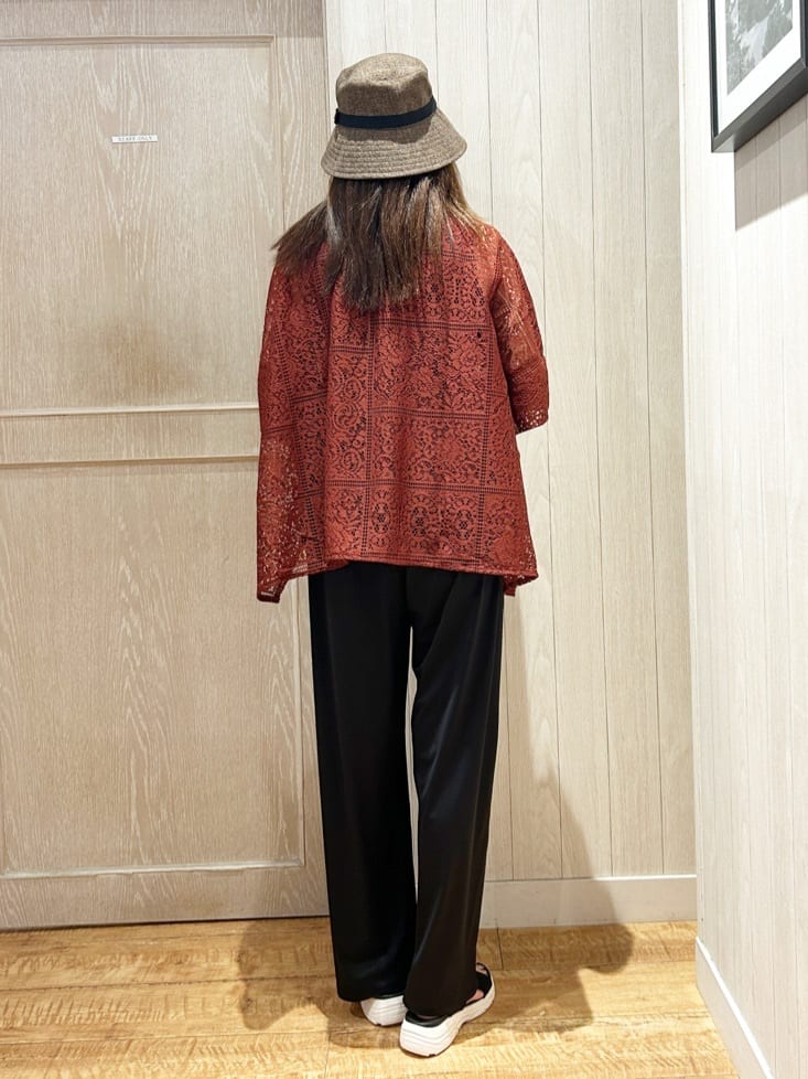 yukaさんの「SHOO･LA･RUE｜大人レトロスタイルに レースポンチョシャツ」を使ったコーディネート