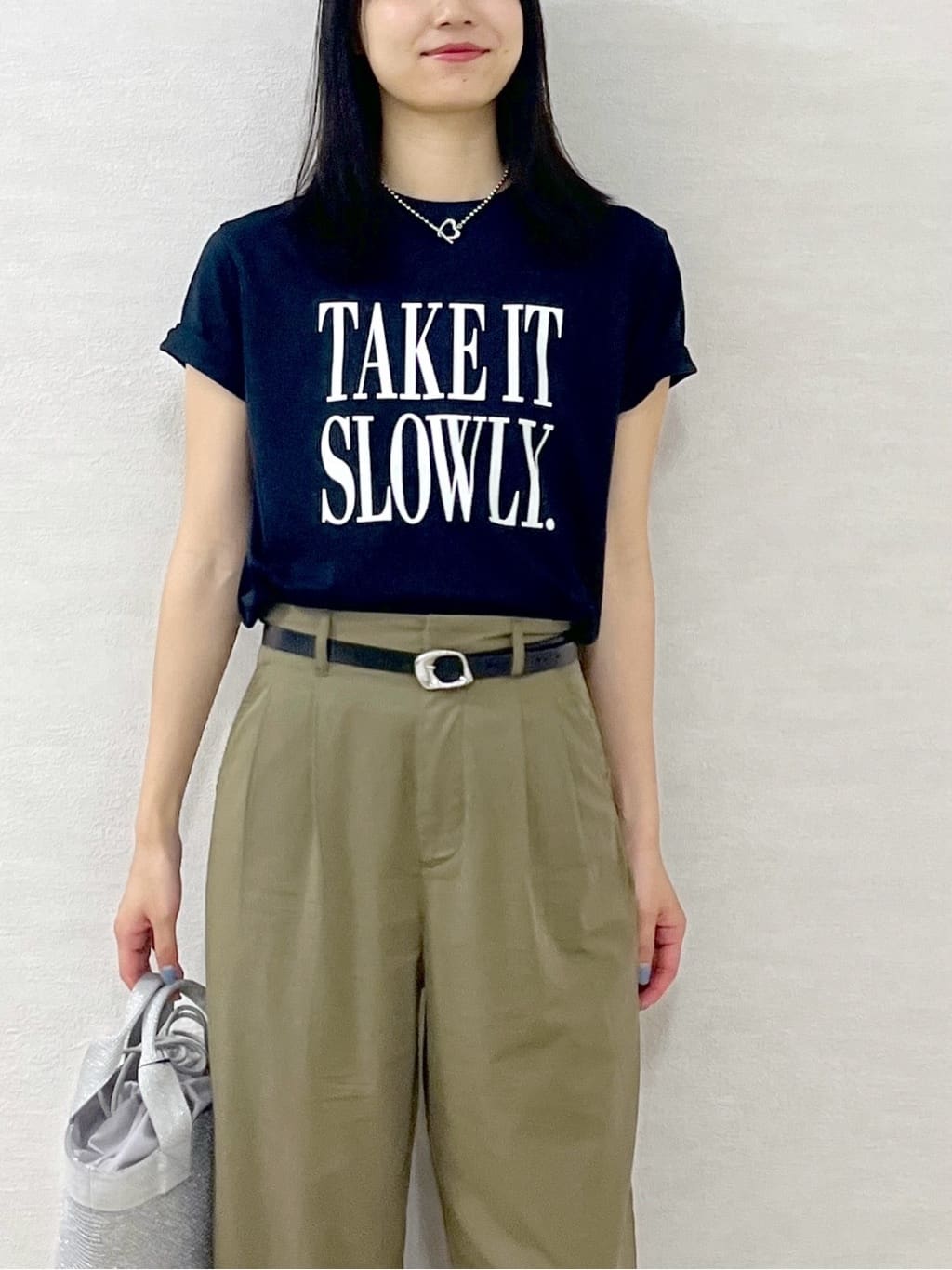 sachikoさんの「OPAQUE.CLIP｜ロゴプリントTシャツ【洗濯機洗い可】」を使ったコーディネート
