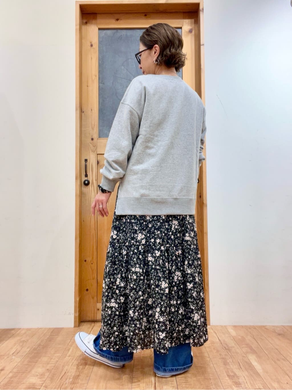 ゆみさんの「SHOO･LA･RUE｜【前後2WAY】1枚で着映える フラワープリント マキシワンピース」を使ったコーディネート