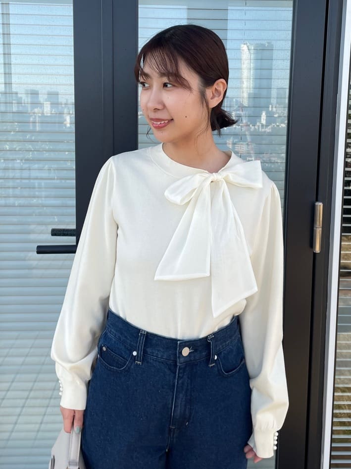 abeさんの「Couture brooch｜【洗える・着映え】オーガンジーリボンタイ ニット」を使ったコーディネート