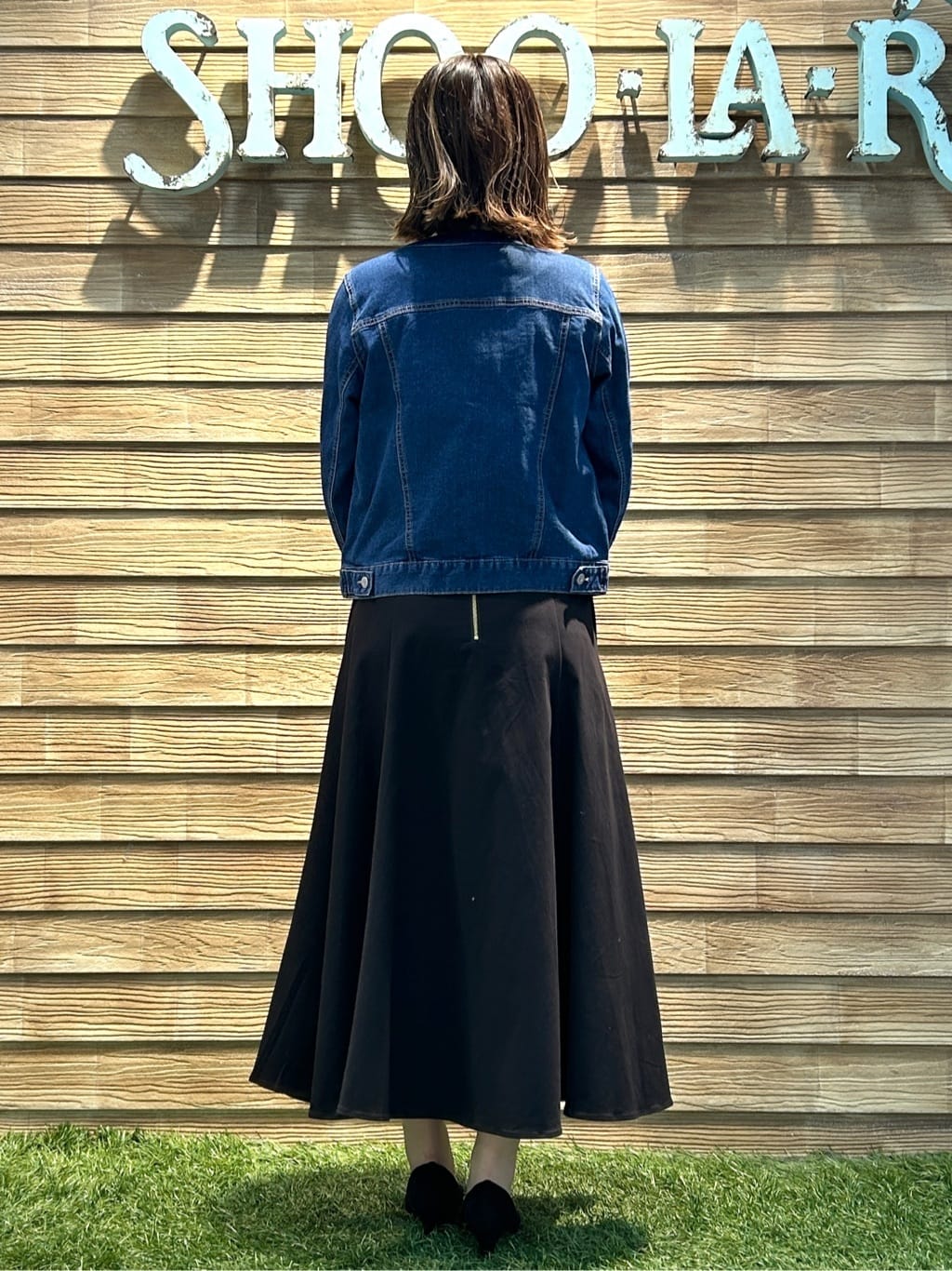 akariさんの「SHOO･LA･RUE｜◆【S-LL】大人のための ノーカラーデニムジャケット」を使ったコーディネート