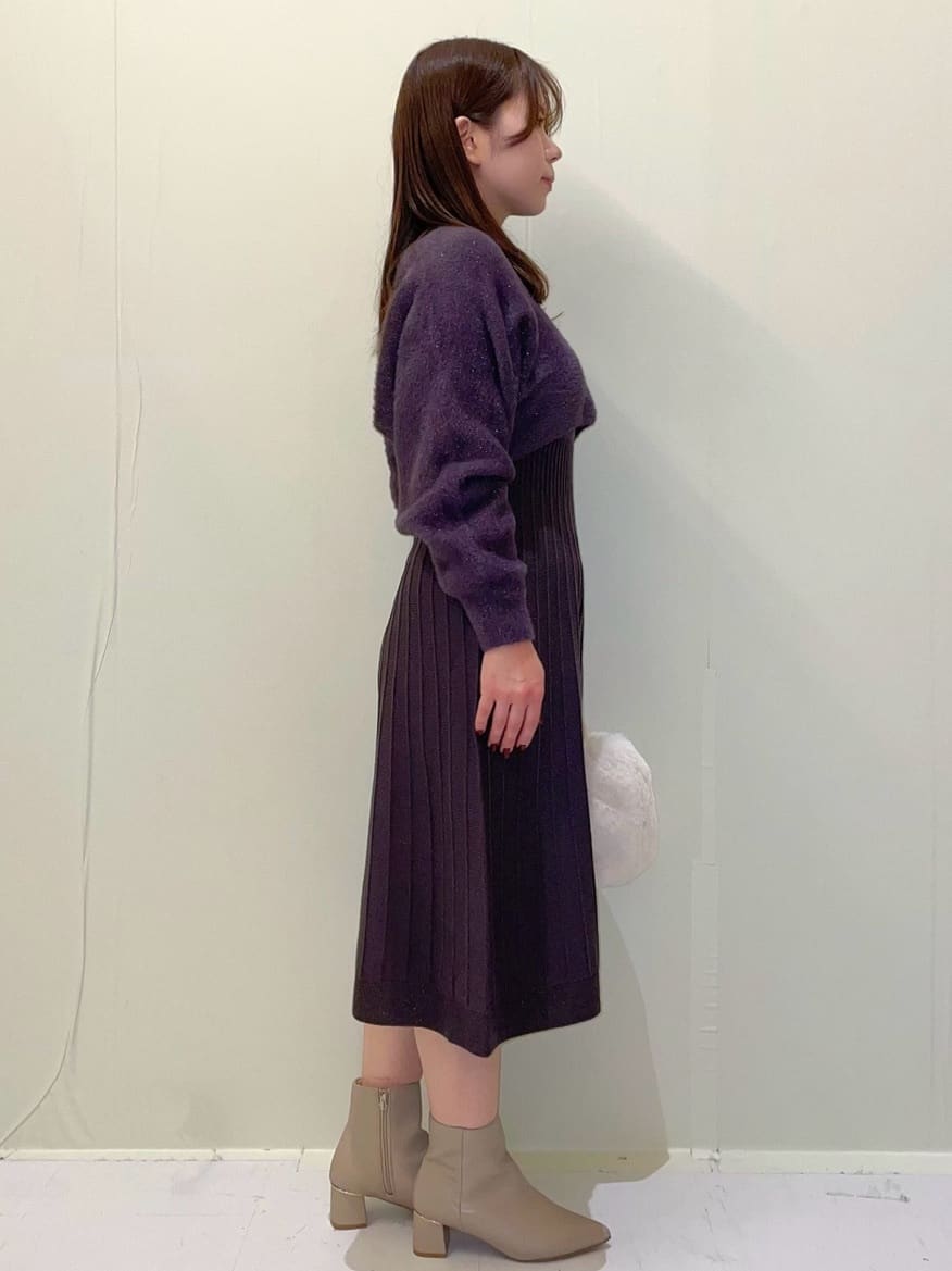 ayumiさんの「OPAQUE.CLIP｜ラメフェザープルオーバーセット ニットワンピース【洗濯機OK】《XS～LL》」を使ったコーディネート