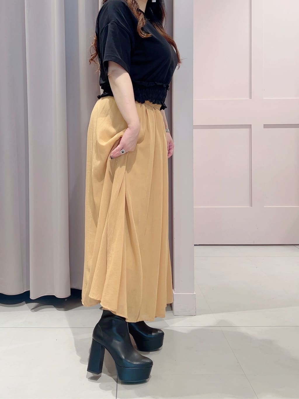 りえさんの「ESPERANZA｜ラク盛りショートブーツ」を使ったコーディネート