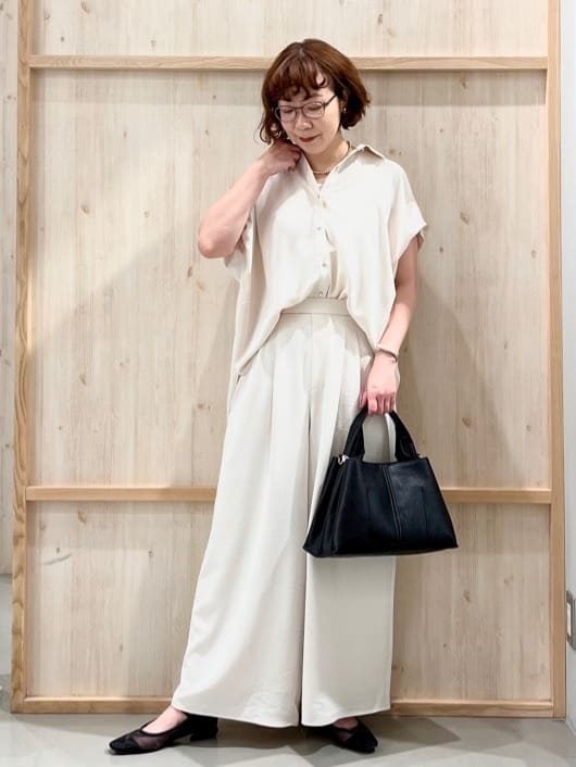 nakoさんの「THE SHOP TK｜コットンライクブラウス【接触冷感/洗濯機OK/UV/セットアップ可】」を使ったコーディネート