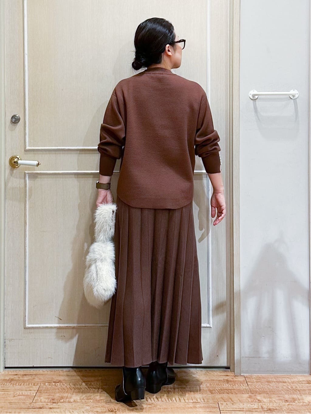 umeさんの「SHOO･LA･RUE｜キラキラバックストレッチブーツ」を使ったコーディネート