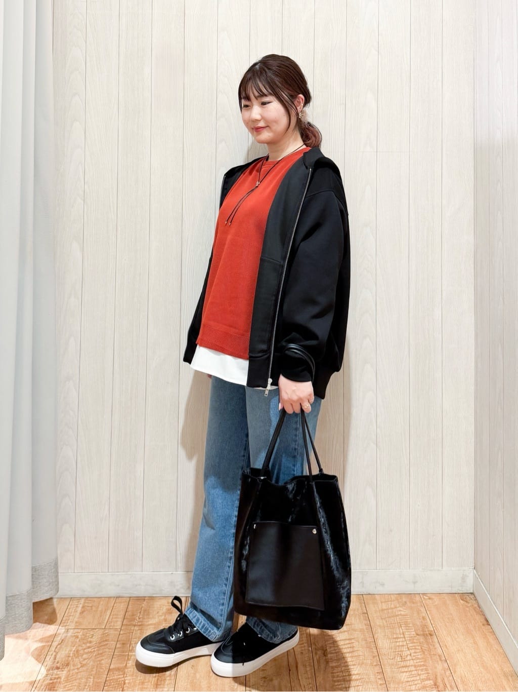 愛さんの「SHOO･LA･RUE｜【S-LL/洗える】一枚で簡単こなれ見え スポンディッシュ 裾レイヤード風ニット【CIRCRIC】」を使ったコーディネート