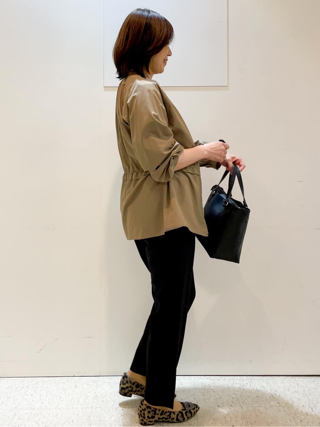 めいさんの「Reflect｜【すっきり見え！長め丈／マシンウォッシュ可】スキッパーネックジャージトップス」を使ったコーディネート