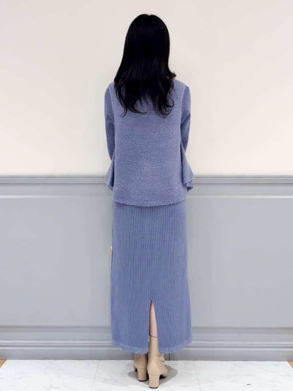 moeさんの「grove｜【2点SET/体型カバー】一枚で決まる、ペプラムベスト&times;ニットワンピース」を使ったコーディネート