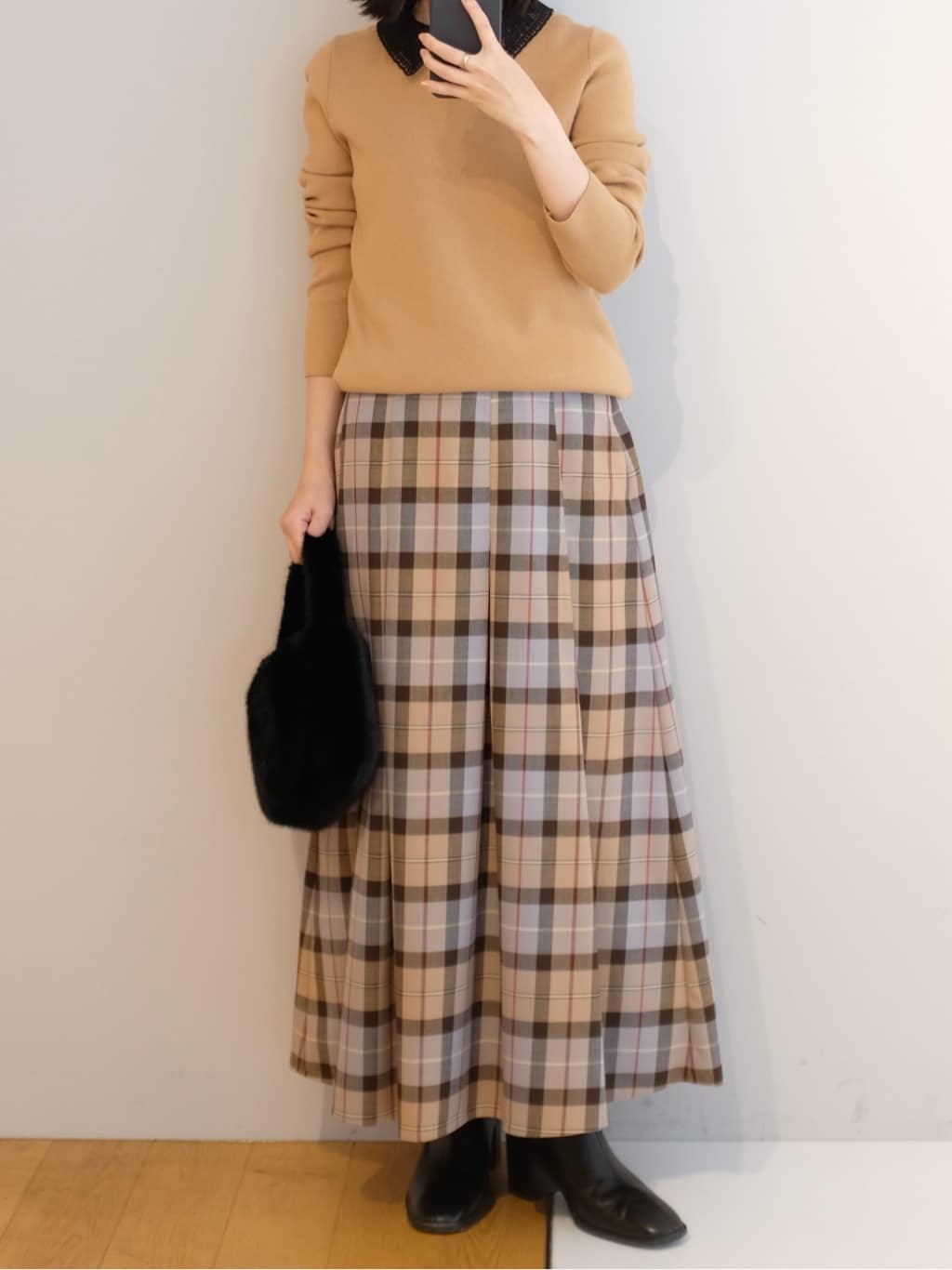 Kishimotoさんの「DRESSTERIOR｜2WAYレースカラーニット」を使ったコーディネート