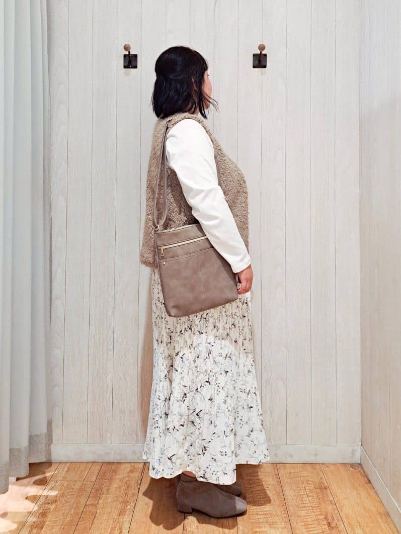kotomiさんの「SHOO･LA･RUE｜ふわふわファーベスト」を使ったコーディネート