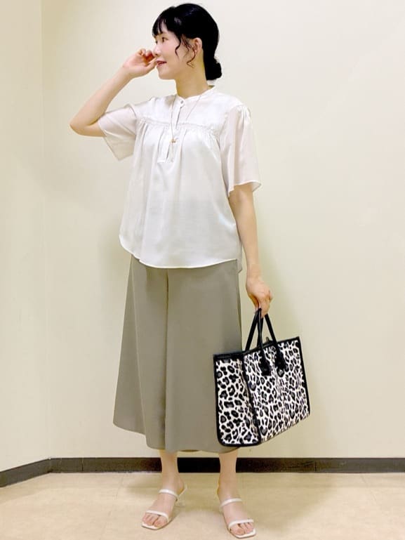  beni_gingerさんの「Reflect｜【選べる5色◎／マシンウォッシュ可】シャーリングデザインブラウス」を使ったコーディネート