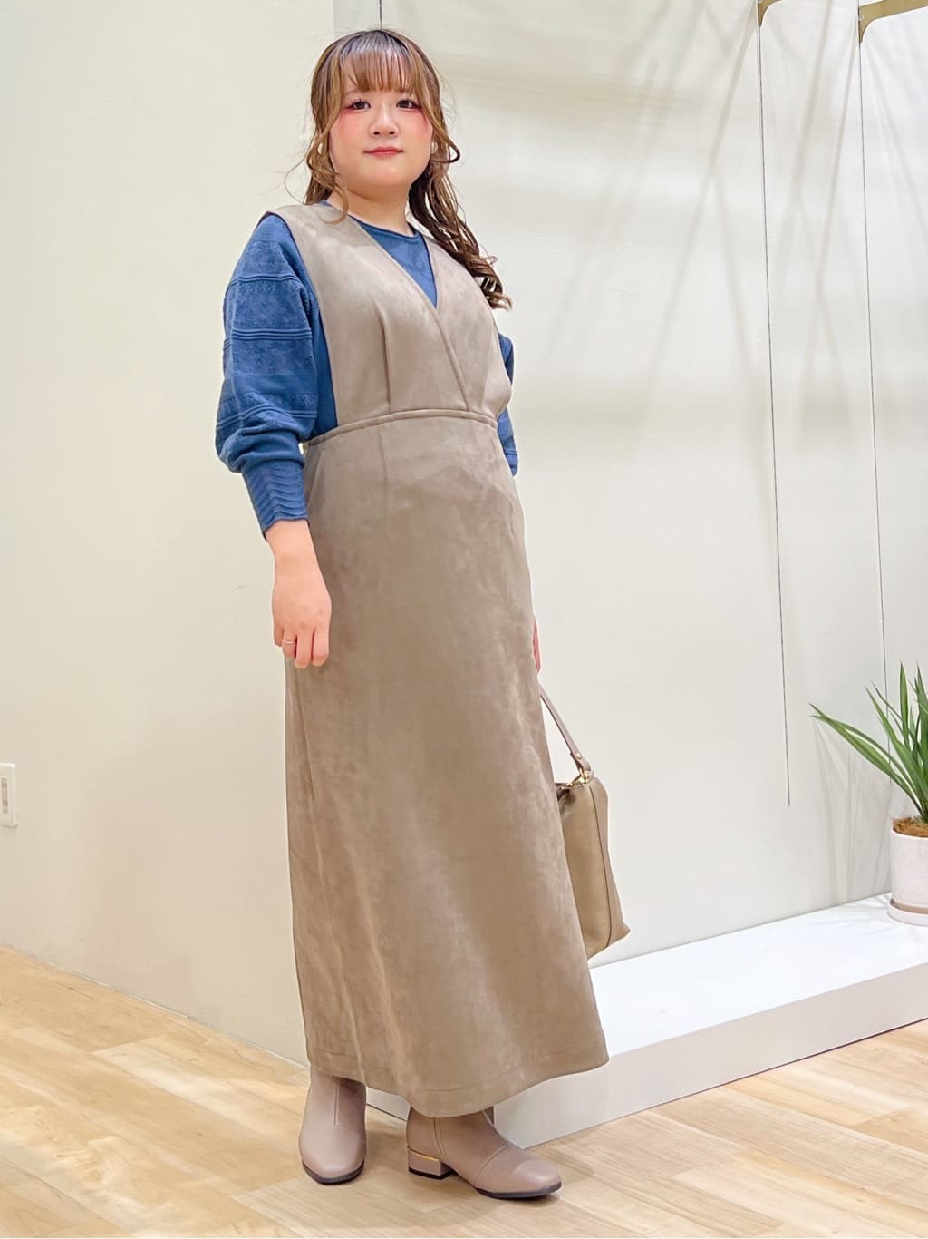 みことさんの「grove｜【最終お値下げ！！】袖レース編みラグランスリーブニット」を使ったコーディネート