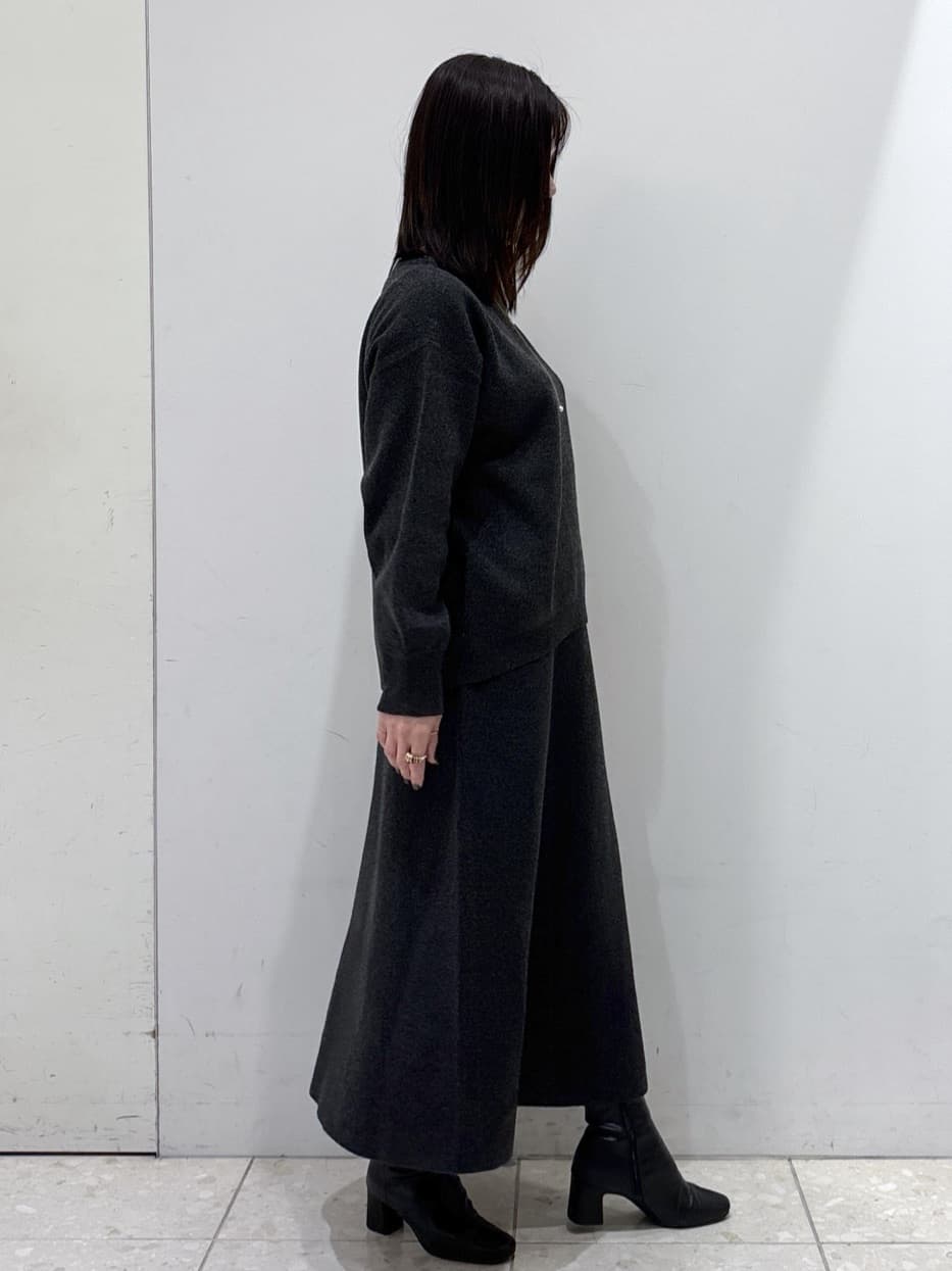 mameさんの「OPAQUE.CLIP｜サイド編地切替ニットトップス／セットアップ対応【洗濯機OK】」を使ったコーディネート