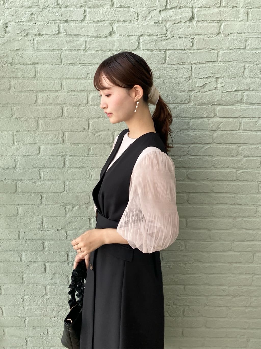みさかさんの「index｜《5色展開》マジョリカプリーツスリーブニット【洗濯機洗い可】」を使ったコーディネート