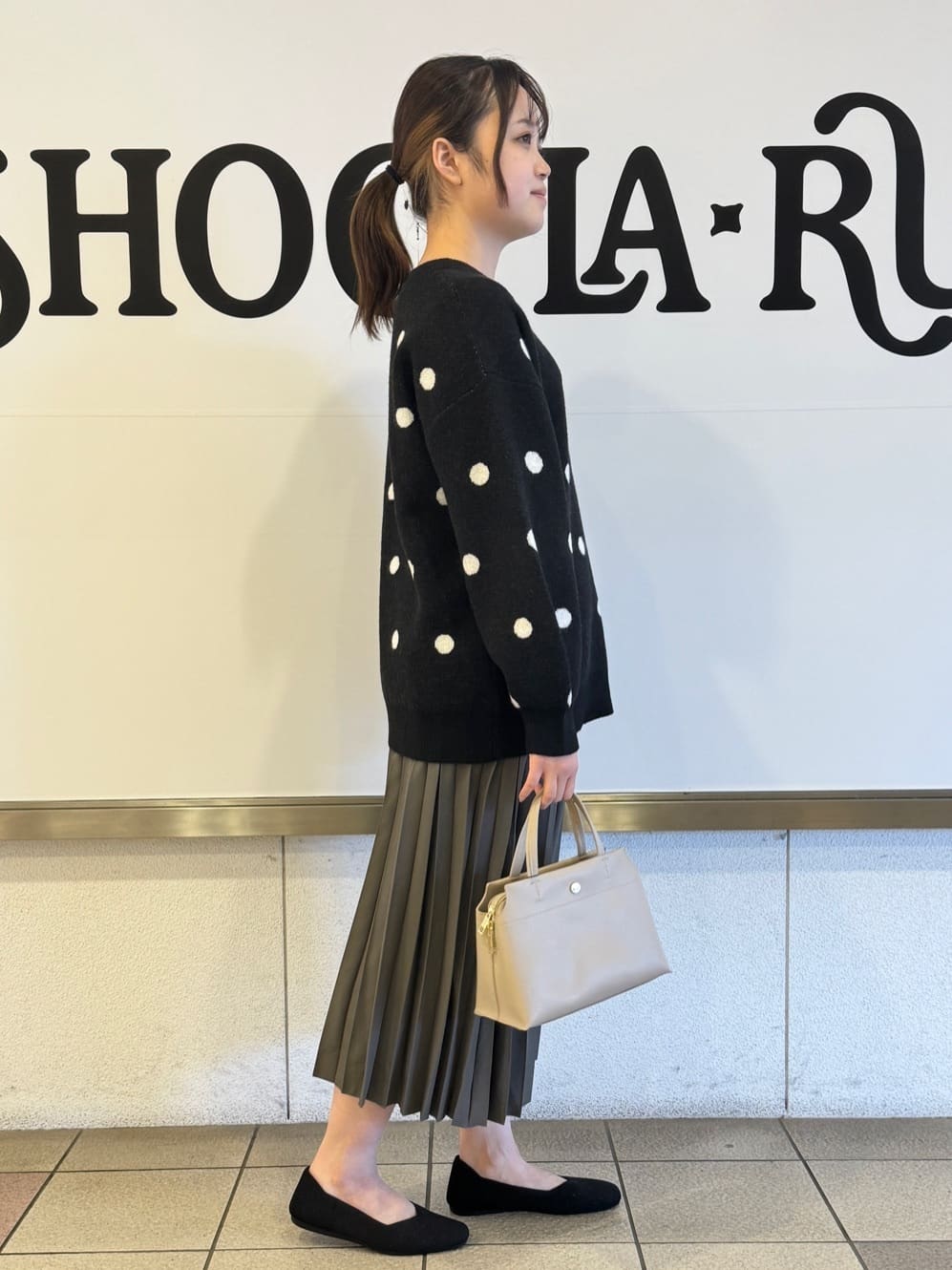 ＮＡＹＵ☺︎さんの「SHOO･LA･RUE｜◆【洗える/S-LL】 ドット柄が目を惹く ゆったりジャカードニット」を使ったコーディネート