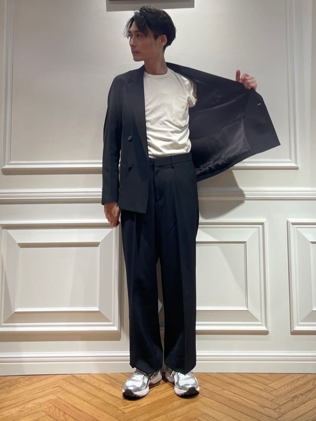 橋本さんの「DRESSTERIOR｜◆ドットスクエアシルクスカーフ」を使ったコーディネート