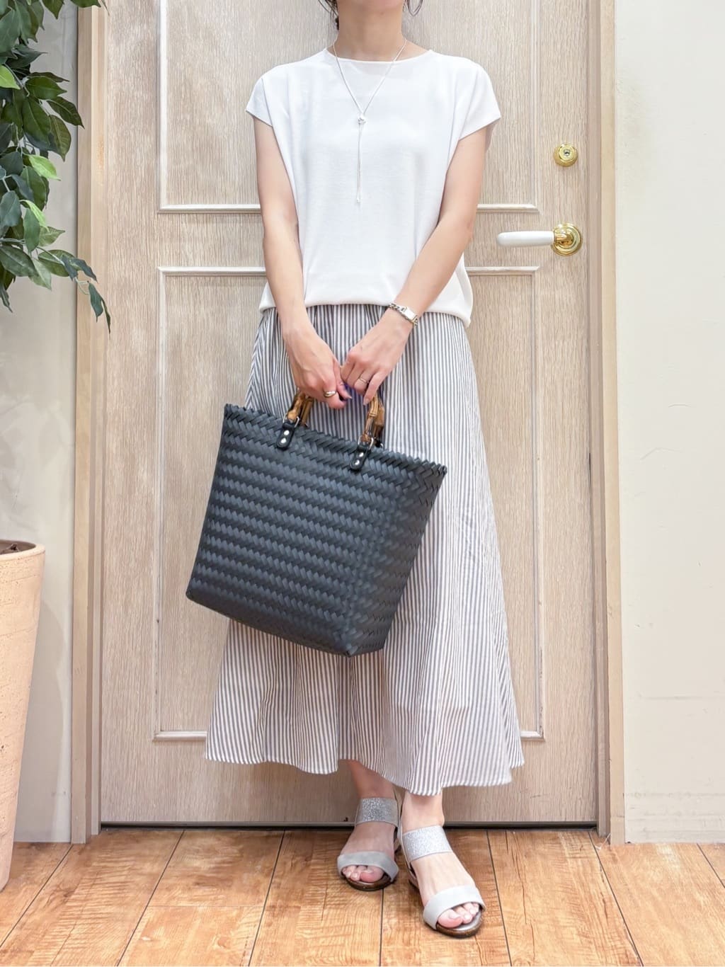 なみさんの「SHOO･LA･RUE｜【洗える/S-LL/ひんやり】さらりと好印象　総針フレンチスリーブニット」を使ったコーディネート