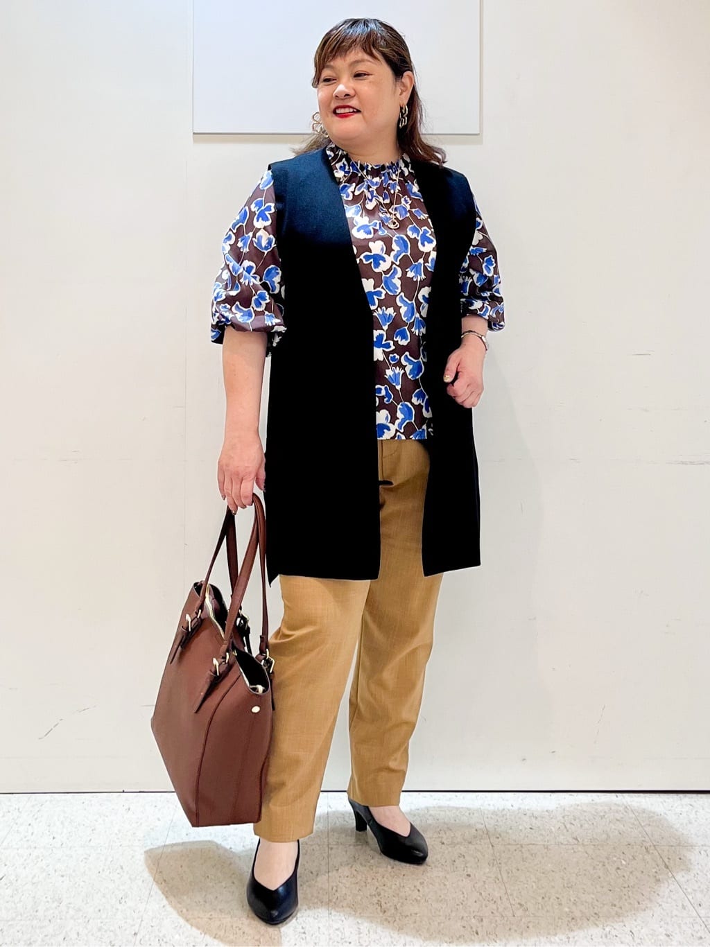 kimmyさんの「Reflect｜【ジャケットのインナーにおすすめ◎】花柄タックデザインブブラウス」を使ったコーディネート