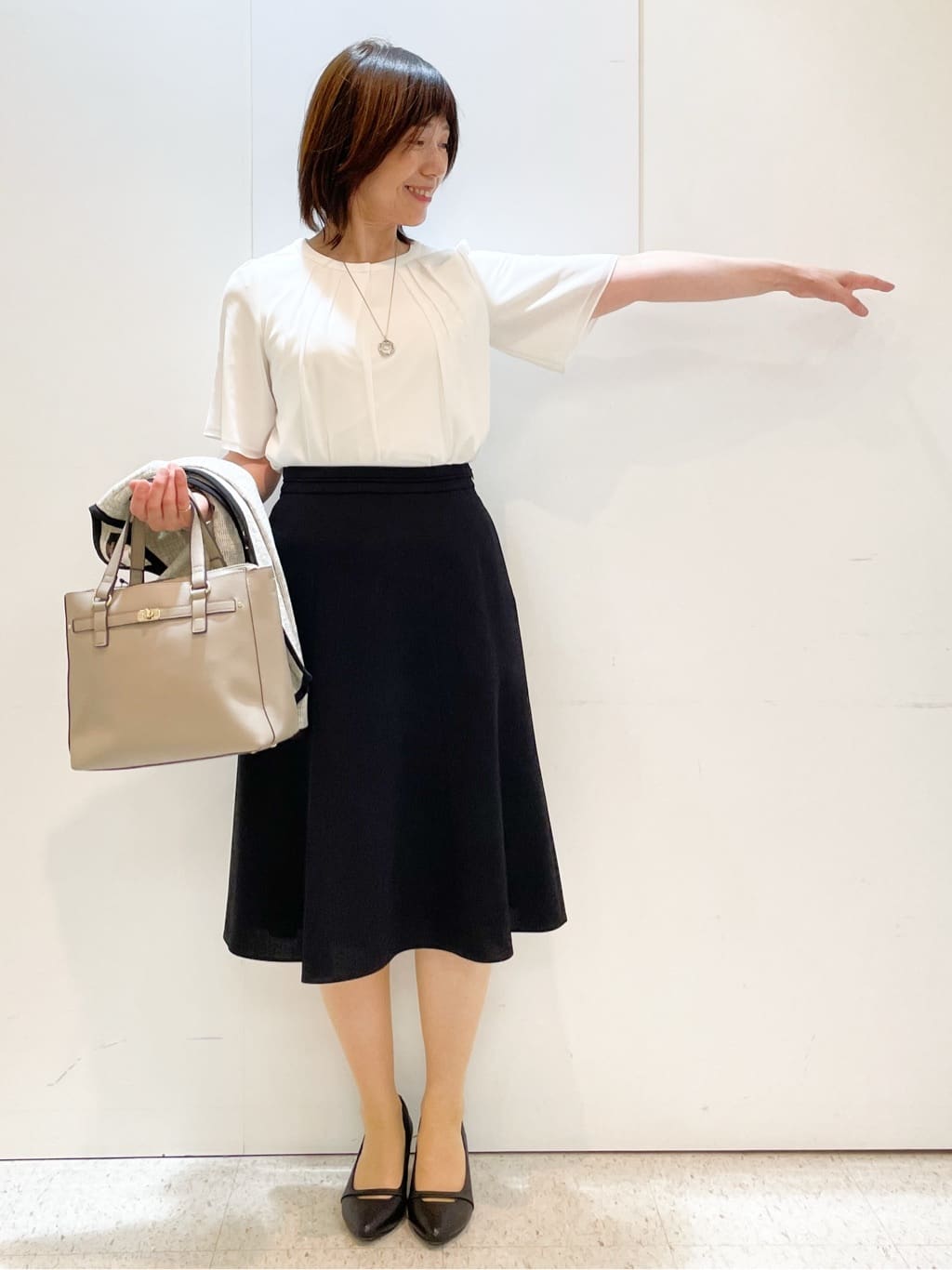 めいさんの「Reflect｜【一枚着で着映え◎／ジャケットのインナーにも】フロント開きブラウス」を使ったコーディネート