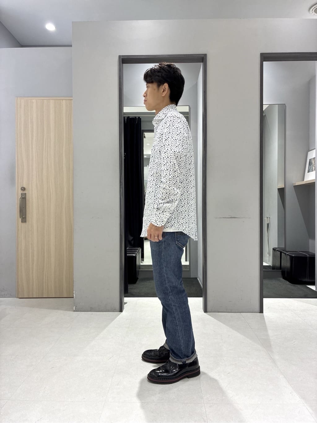 わいずみさんの「TAKEO KIKUCHI｜【尾州織】ショールカラー カーディガン」を使ったコーディネート