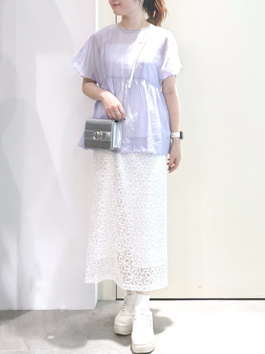 sayaさんの「OPAQUE.CLIP｜麻混シアーペプラムブラウス【洗濯機洗い可】」を使ったコーディネート
