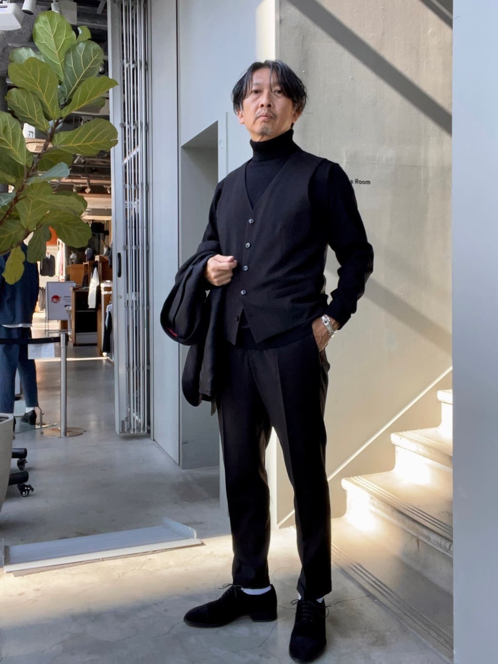 デザイナーTAKEman さんの「TAKEO KIKUCHI｜【Sサイズ～】ディープブラック ヴェスト」を使ったコーディネート