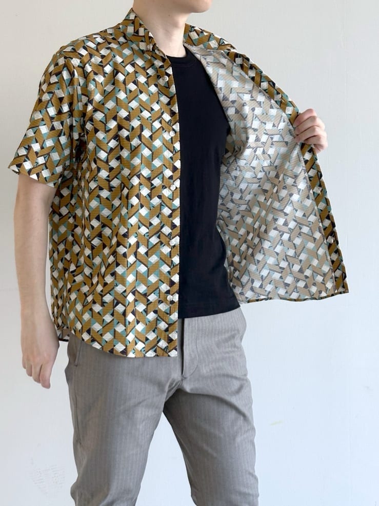 イッシーさんの「TAKEO KIKUCHI｜【COOL CITY WEAR】籠目アート柄 サッカーシャツ /通気性」を使ったコーディネート