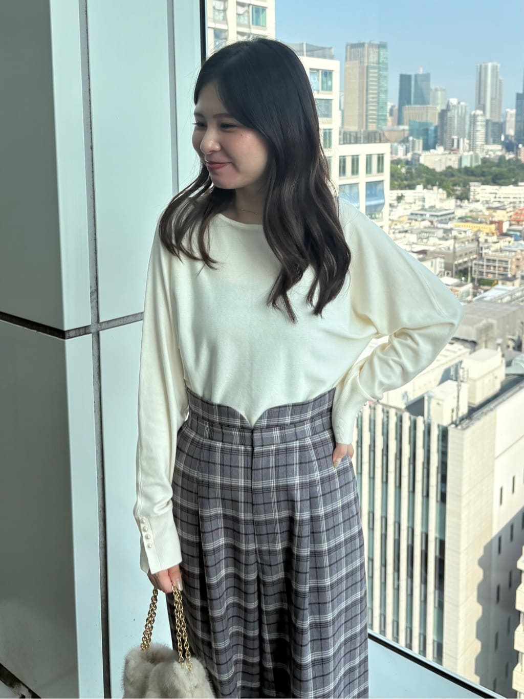 AOIさんの「Couture brooch｜フェイクファーチェーンバッグ」を使ったコーディネート