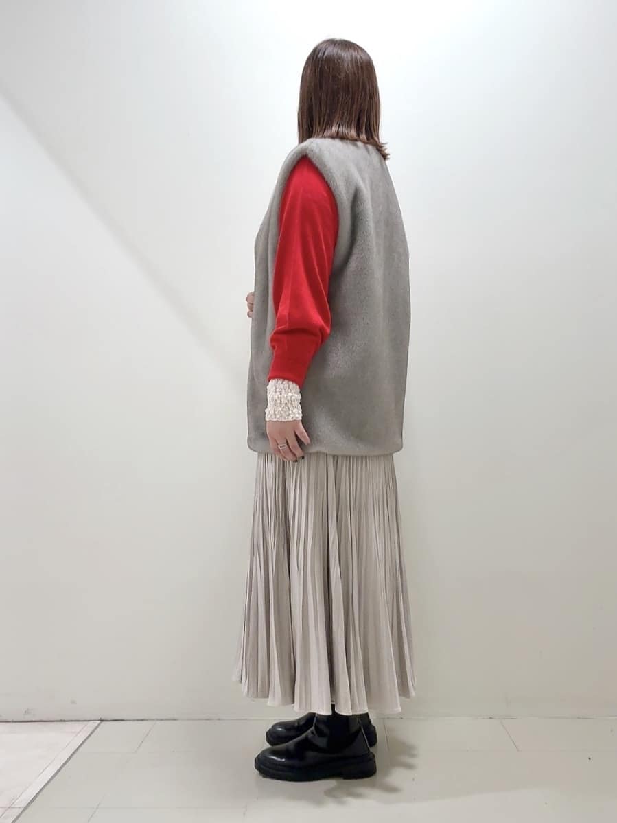 YUIさんの「UNTITLED｜【トレンド/ジレ】フェイクファーベスト」を使ったコーディネート
