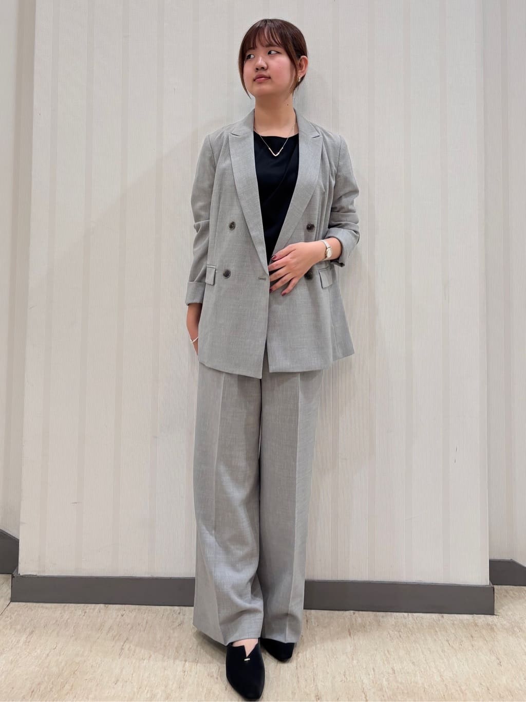 ちひさんの「INDIVI｜【洗える／セットアップ可能】凹凸ストレッチ素材ダブルジャケット」を使ったコーディネート