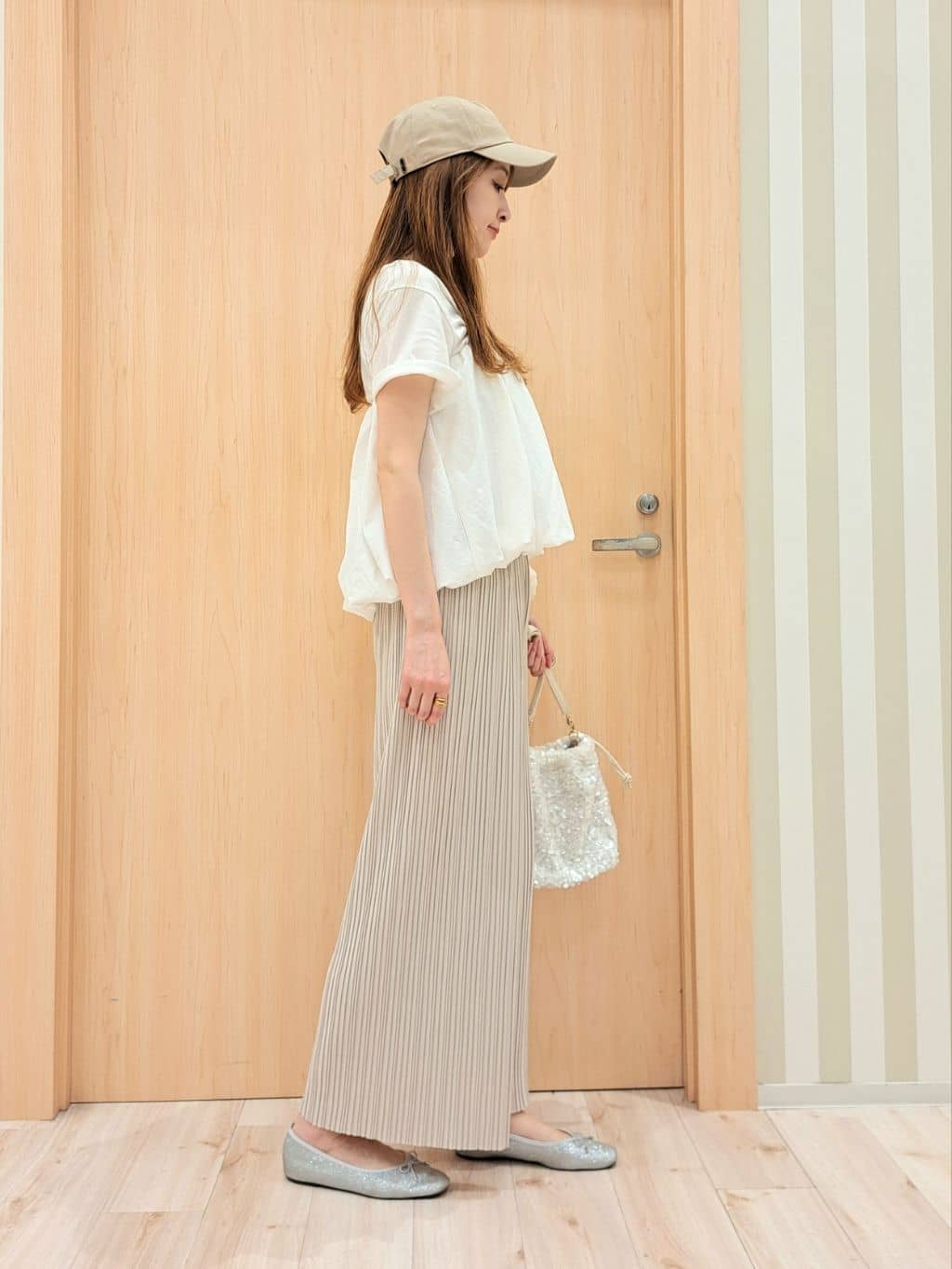 kanaさんの「SHOO･LA･RUE｜◆【洗える】楽してほっそり見え カットプリーツパンツ」を使ったコーディネート