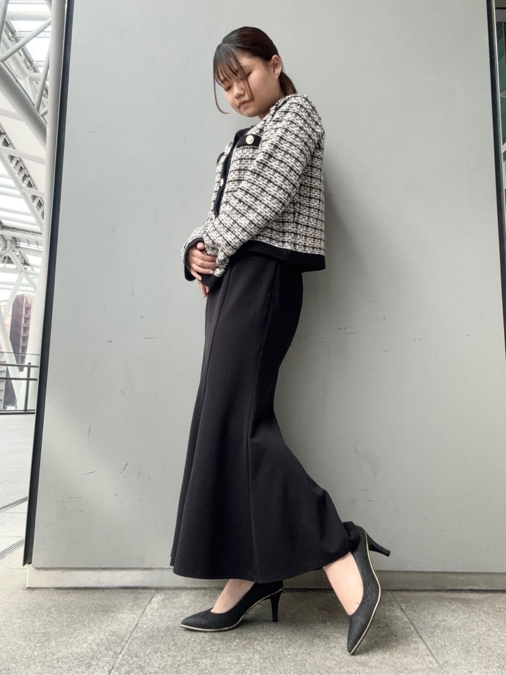 まっきーさんの「ESPERANZA｜【12時間パンプス】約8.5?／ラメ素材　歩きやすくて疲れにくい」を使ったコーディネート