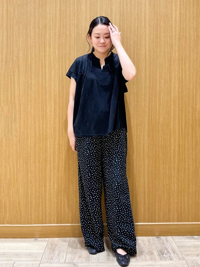 aさんの「OPAQUE.CLIP｜スキッパーフレアカットソー【接触冷感／洗濯機洗い可】」を使ったコーディネート