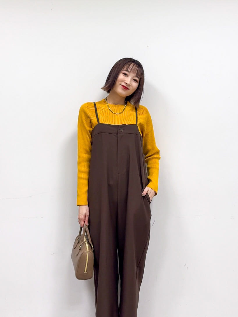 𝐜𝐡𝐢𝐤𝐚さんの「SHOO･LA･RUE｜【S-LL】大人カジュアルに ベアトップ風 キャミサロペット」を使ったコーディネート
