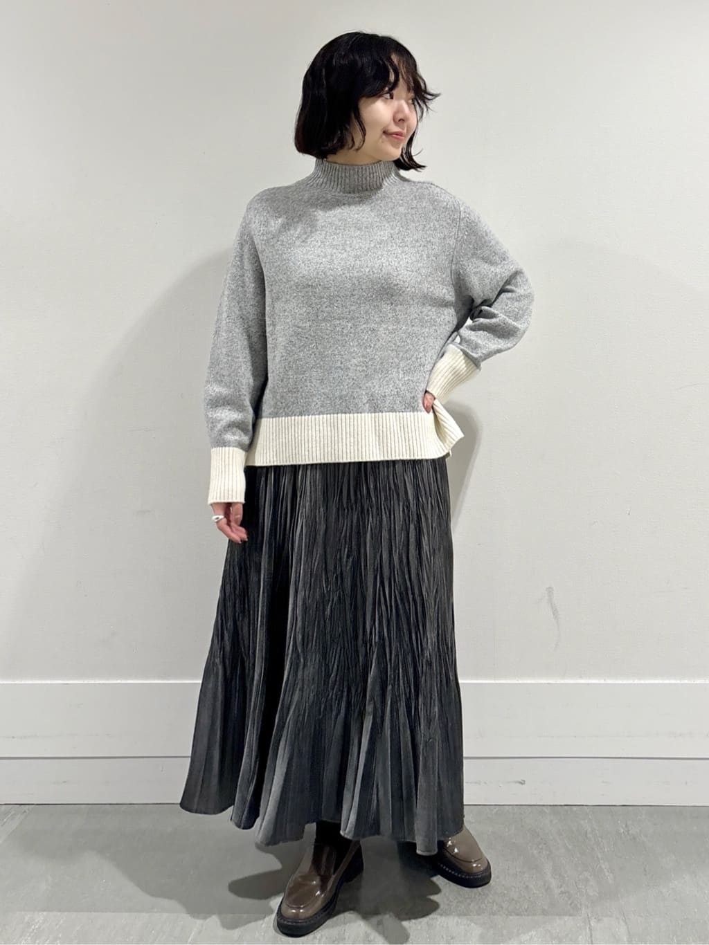 モエカさんの「UNTITLED｜【8色展開/洗える】ウールカシミヤ ハイネックニット」を使ったコーディネート