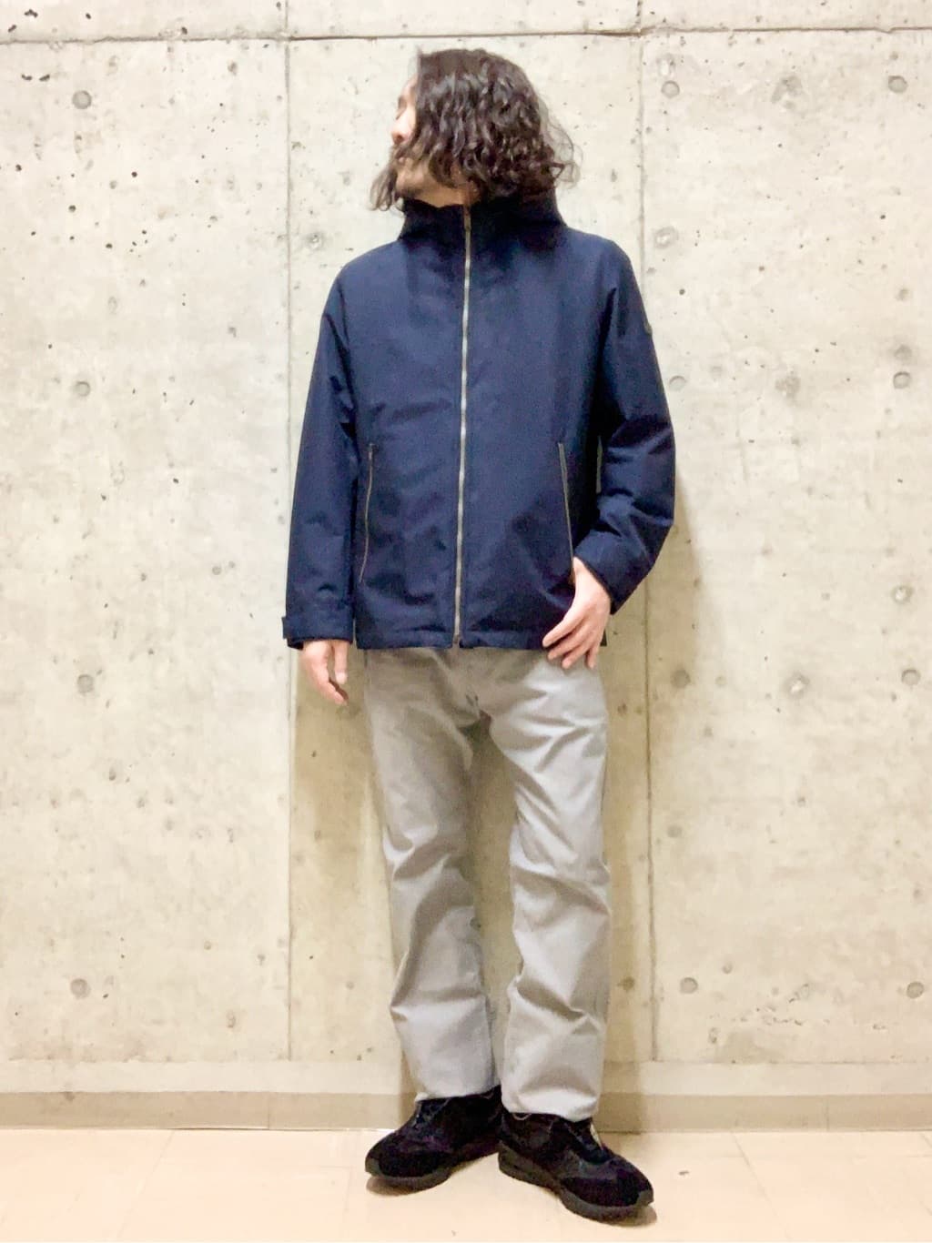 木村剛さんの「TAKEO KIKUCHI｜【Made in JAPAN】播州織 ストレッチ パンツ」を使ったコーディネート