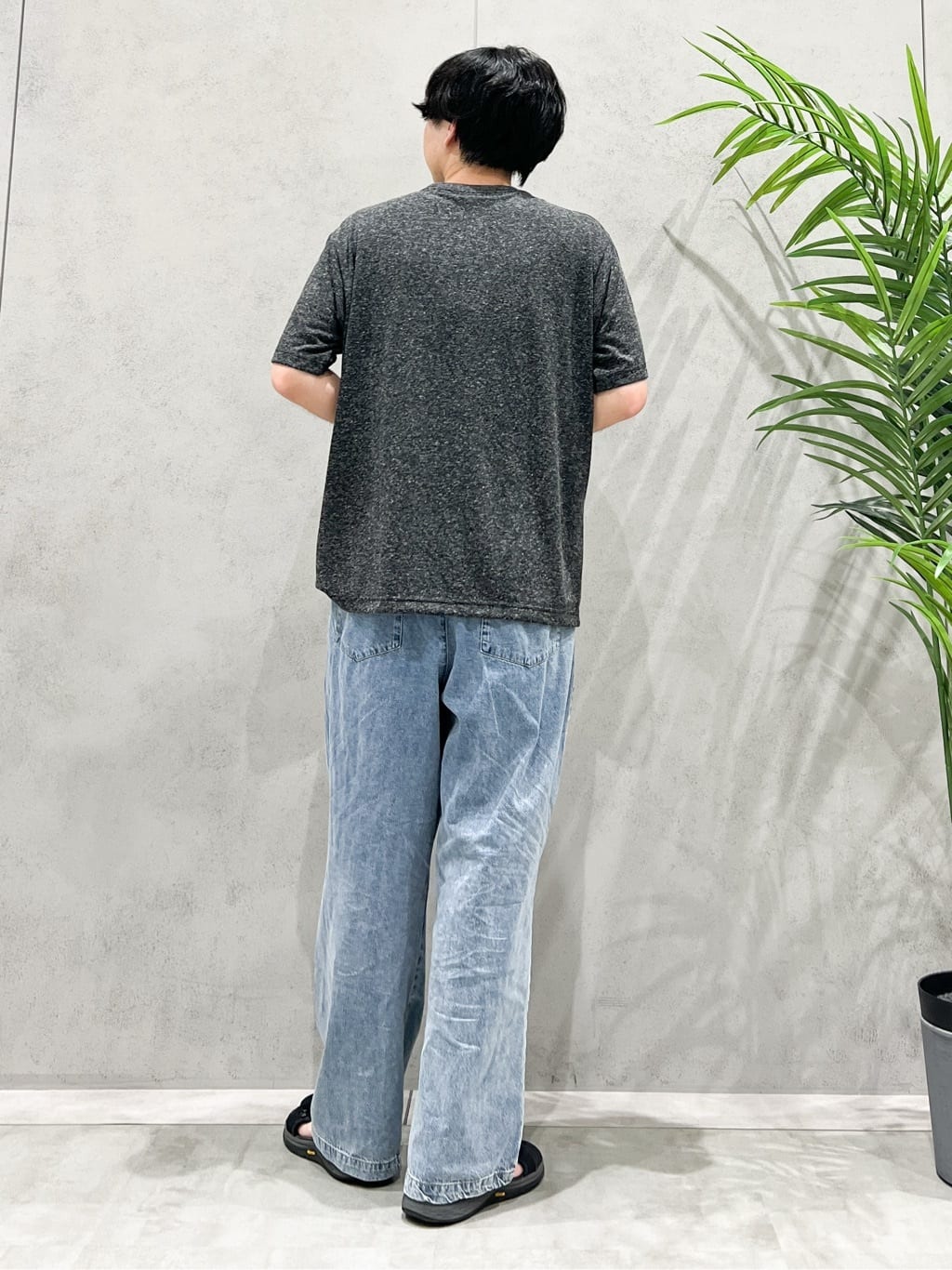 SHI-MAさんの「THE SHOP TK｜ポリ麻プリント半袖Tシャツ【洗濯機OK】」を使ったコーディネート