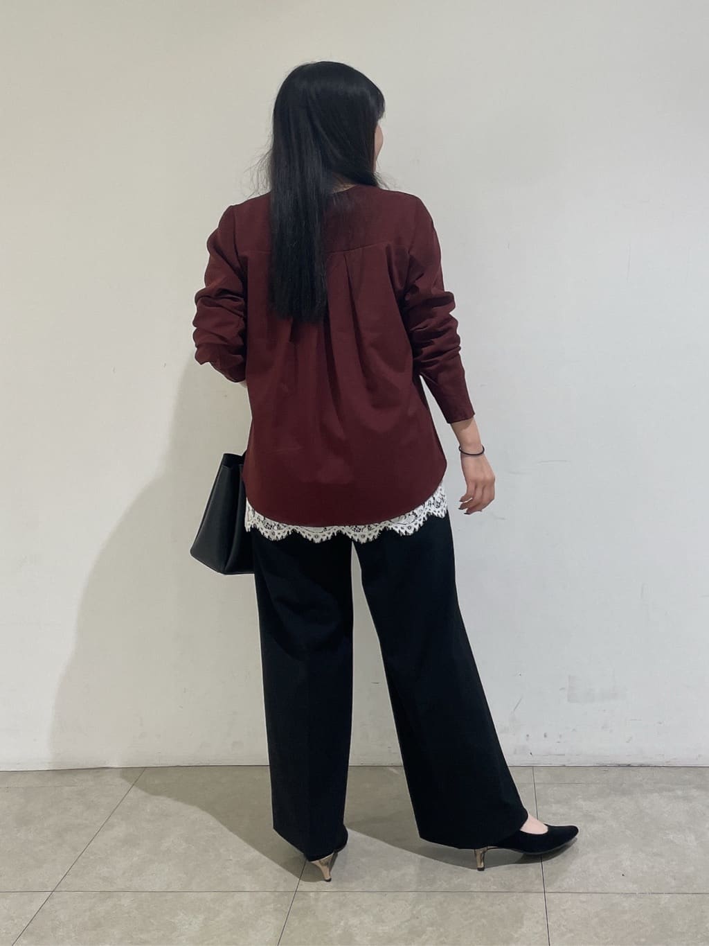 emikaさんの「INDIVI｜【洗える／選べる8色】トーンアップニット」を使ったコーディネート