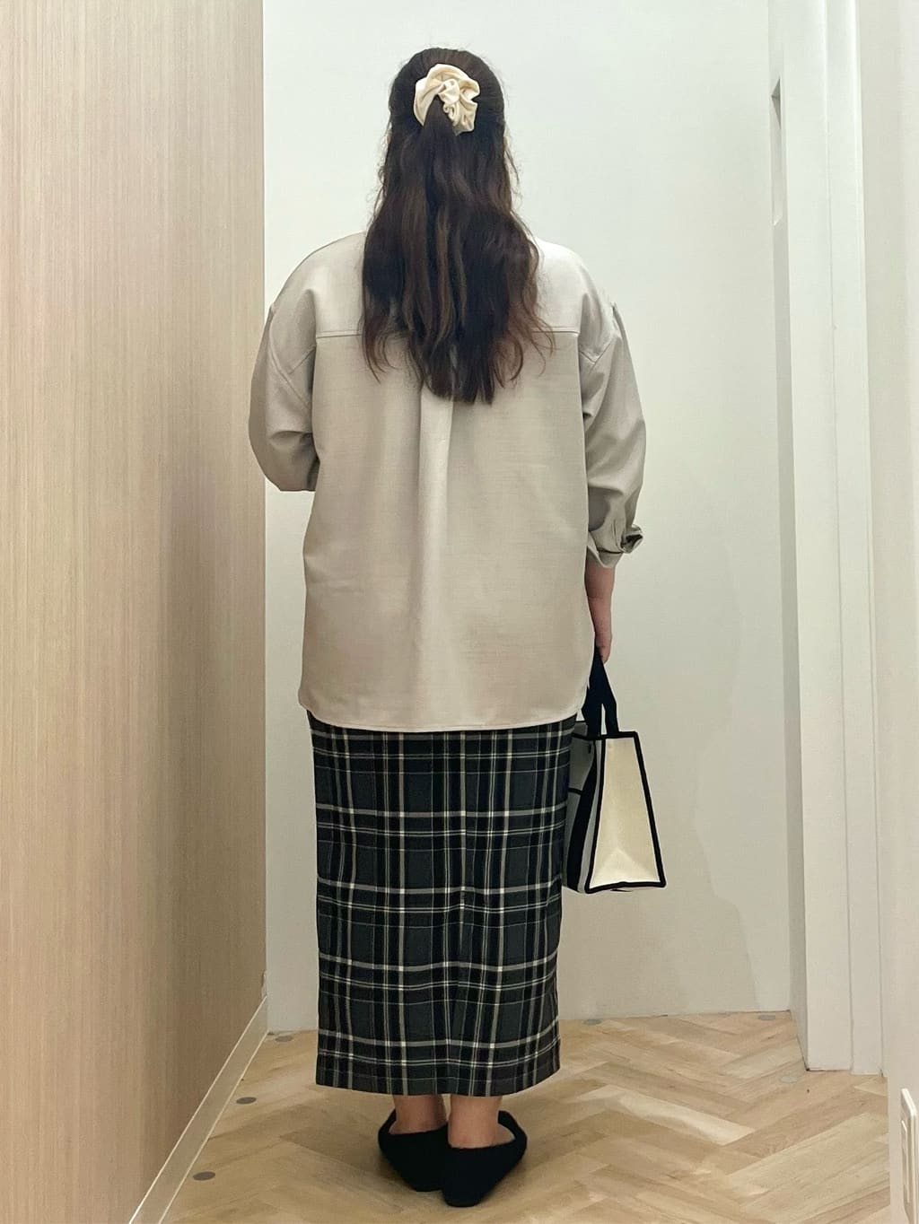 akariさんの「grove｜【カセット服/選べる着丈】洗濯機で洗えるオーバーシャツ」を使ったコーディネート