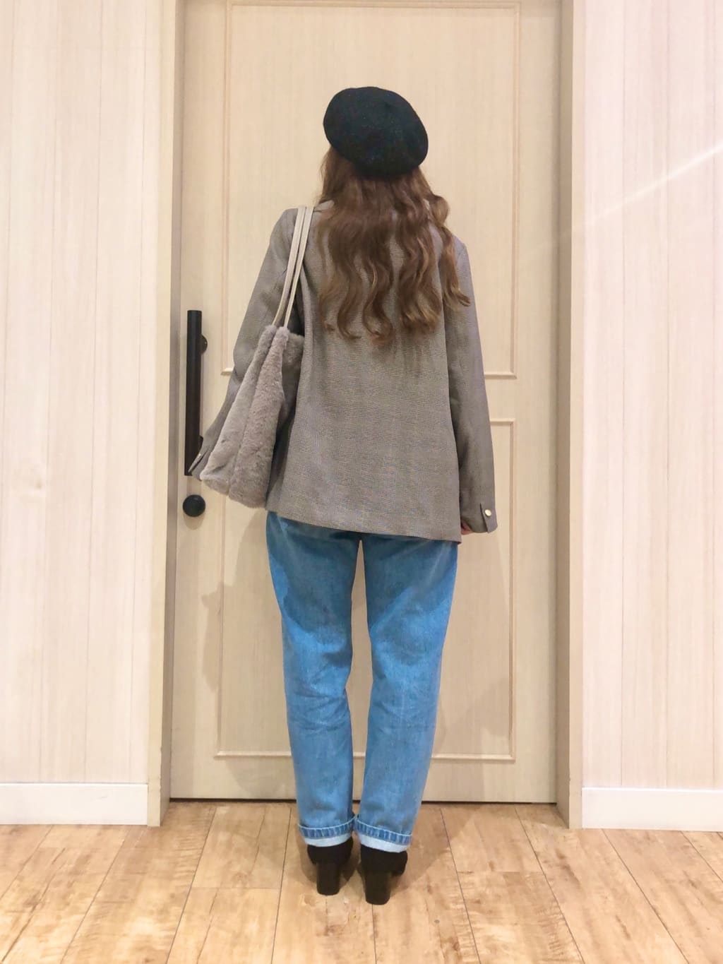 YOUさんの「SHOO･LA･RUE｜【S-LL】美しく見せる ボートネックロンT」を使ったコーディネート