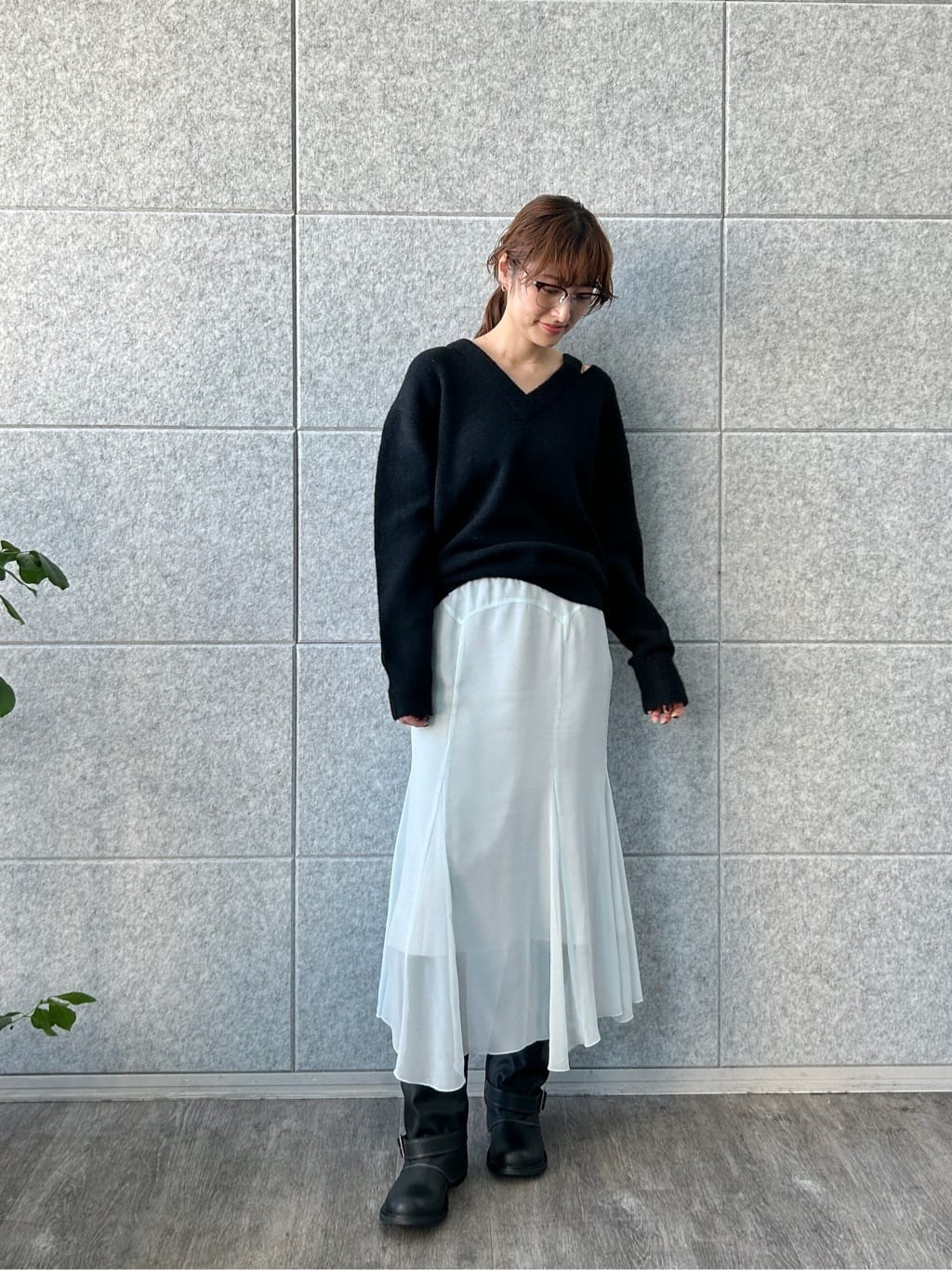 harunaさんの「CODE A｜M cloudy over V pullover」を使ったコーディネート