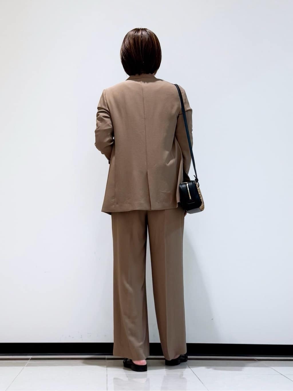 mikaさんの「INDIVI｜【軽く羽織れる！】ダブルジャケット」を使ったコーディネート