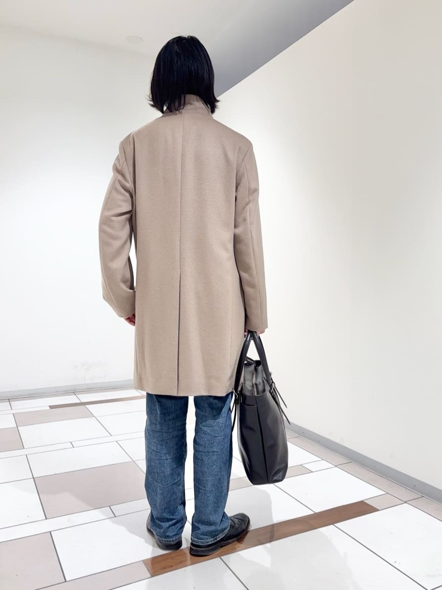 及川さんの「TAKEO KIKUCHI｜【ウールカシミヤブレンド】ビーバー調 スタンドカラー コート」を使ったコーディネート