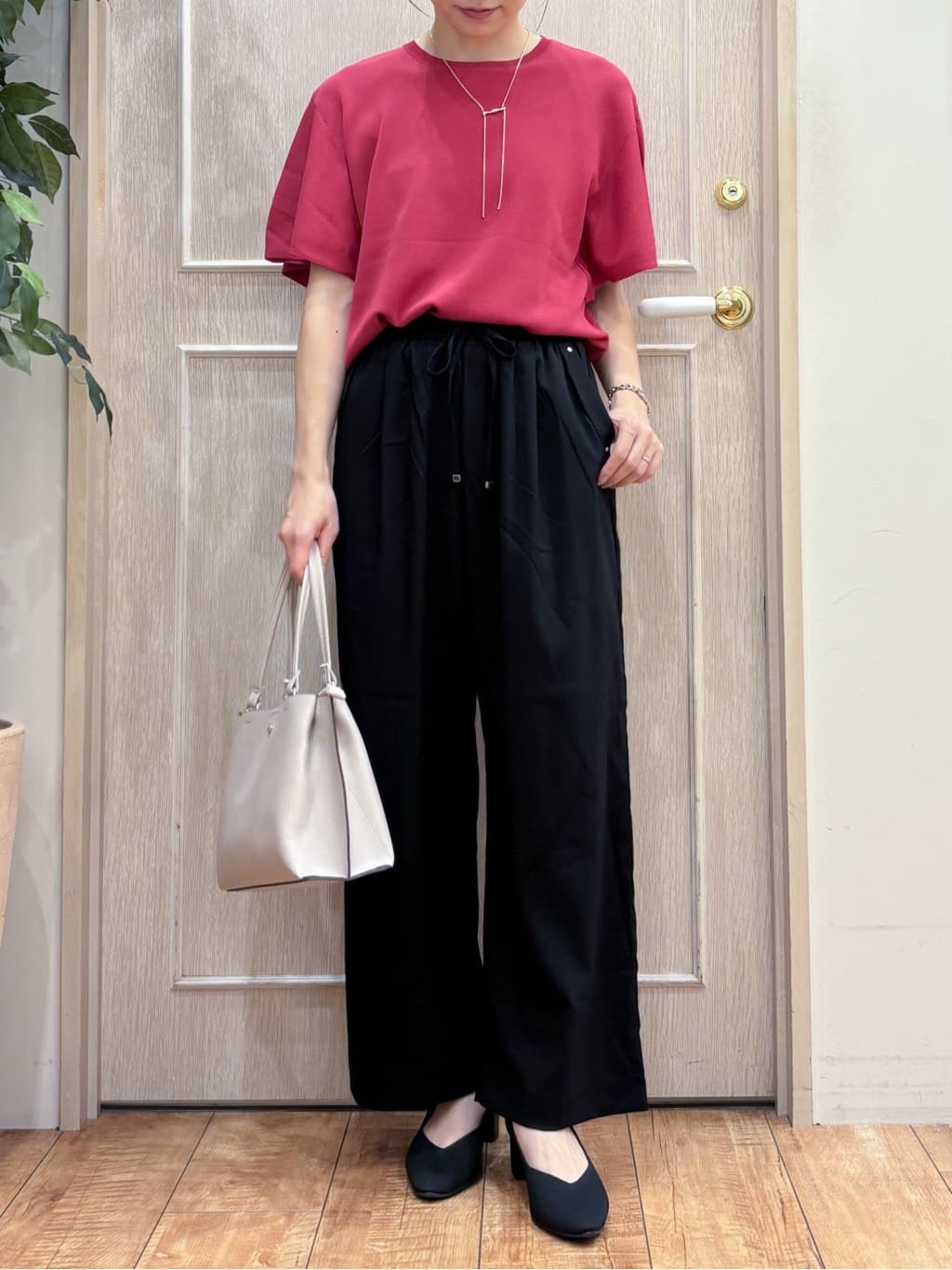 なみさんの「SHOO･LA･RUE｜【S-LL】二の腕はカバーして魅せる フレアスリーブニット」を使ったコーディネート