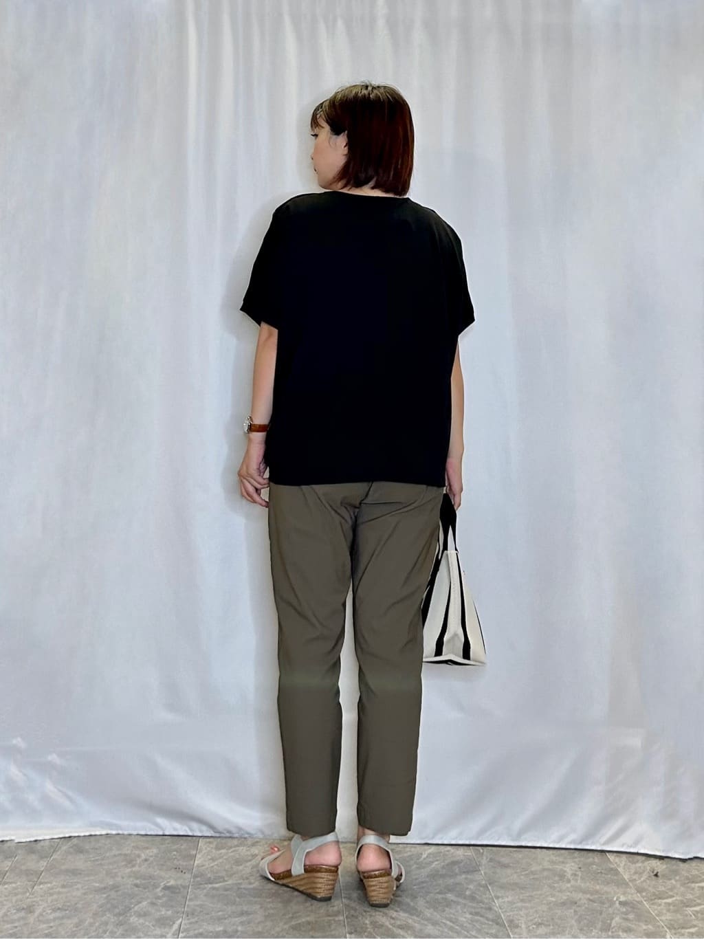 ネリさんの「SHOO･LA･RUE｜【ひんやり/UV】高気温でも快適に インせず決まるドルマントップス」を使ったコーディネート