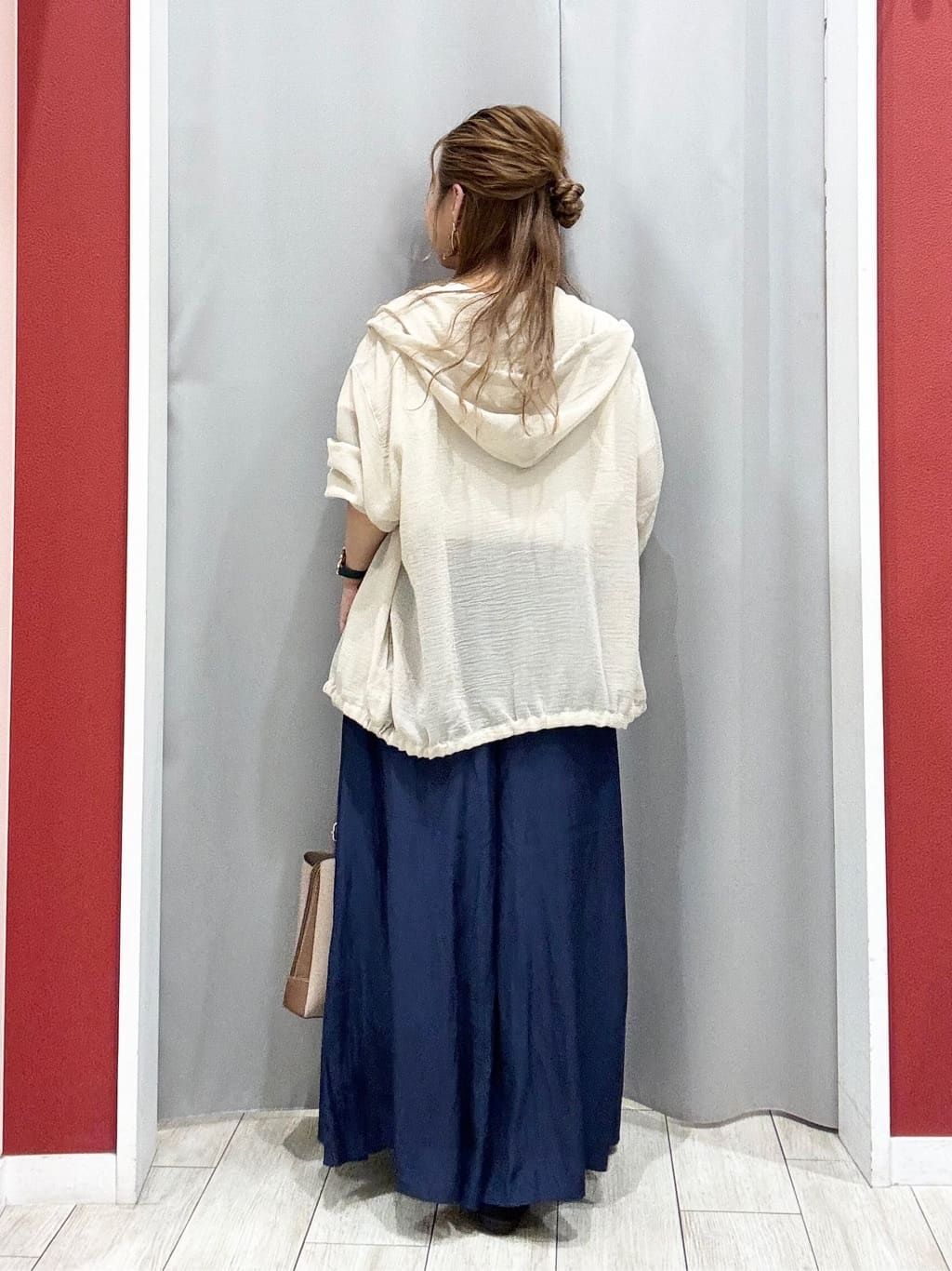 shioさんの「SHOO･LA･RUE｜【S-LL】柔らかシアーでこなれるフーディブルゾン」を使ったコーディネート